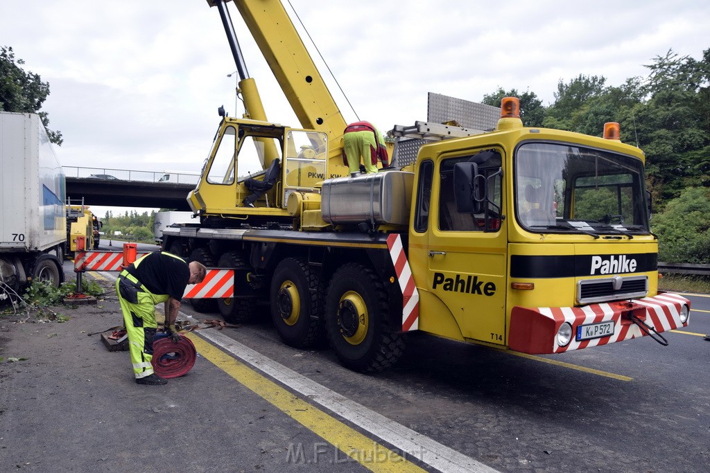 Schwerer VU A 3 Rich Oberhausen Hoehe AK Leverkusen P472.JPG - Miklos Laubert